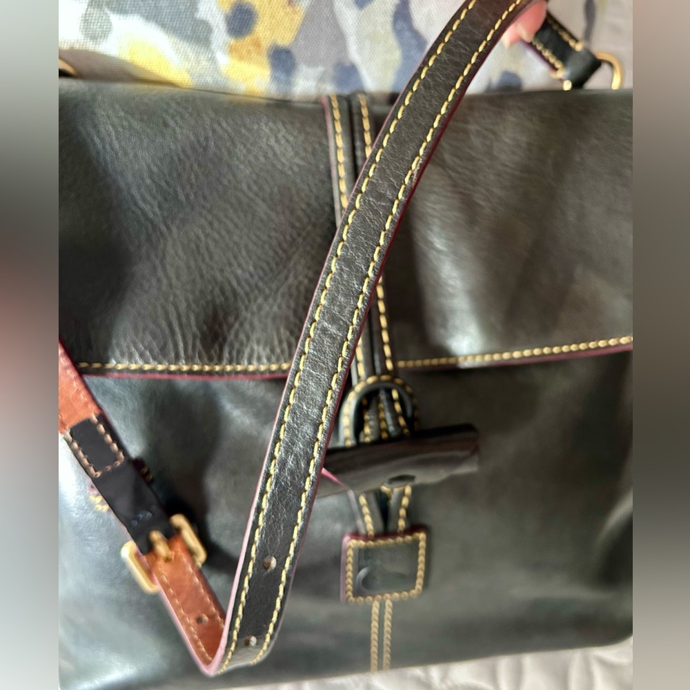 DOONEY & BOURKE FLORENTINE BLACK LEATHER SHOULDER BAG  Sleek polished leather - Picture 3 of 16